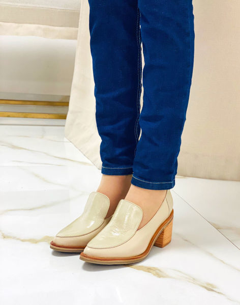 Imagen de Zapato Weierstrass Natural Charol