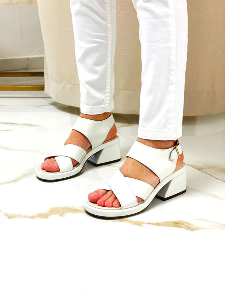 Imagen de Sandalia Wiles Off White Charol