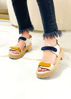 Imagen de Sandalia Streep Porcelana Mostaza y Azul