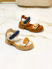Imagen de Sandalia Streep Porcelana Mostaza y Azul