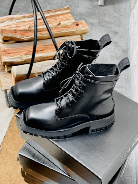 Imagen de Bota Davos Negro Milano