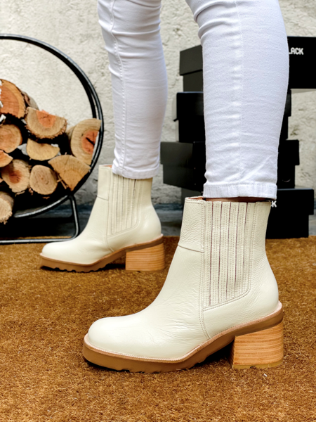Imagen de Bota Greyjoy Off White
