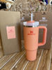Imagen de Vaso Stanley Quencher Salmon