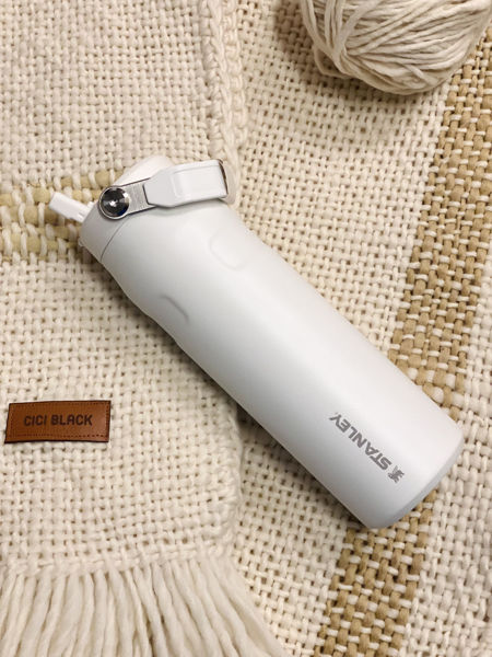 Imagen de Botella Stanley Aerolight Flip Blanca