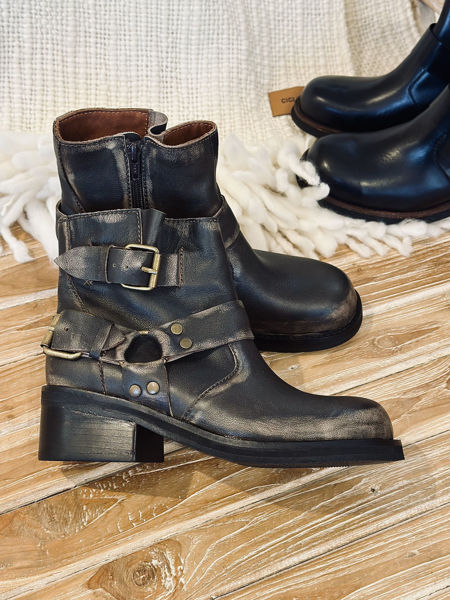 Imagen de Bota Dutton Negro Gaspeado