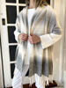 Imagen de Bufandon Rosie Blanco y Gris